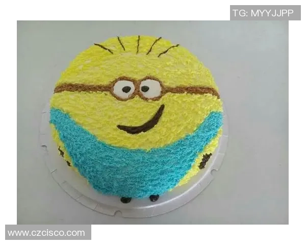 足球传奇与甜蜜相遇 手绘球星蛋糕定制艺术之旅