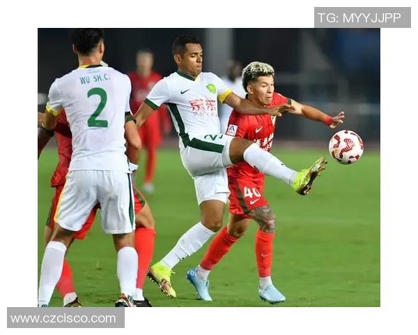 足球星发带的独特魅力与球场风尚探析如何成为球员标志性时尚单品